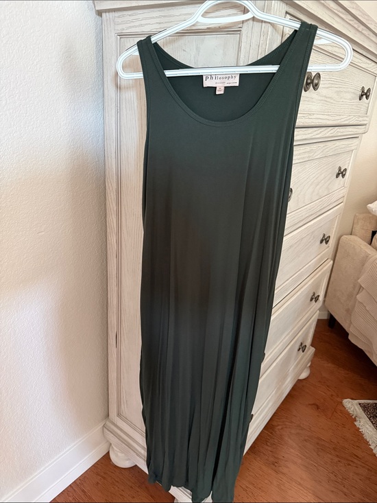 Philosophy Dresses & Skirts - Philosophy Sleeveless Maxi Dress in Forest Green